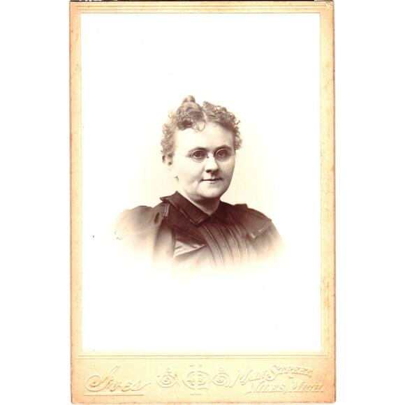 Cabinet Card Photograph Woman Ives Photography Main Street Niles Michigan - Picture 1 of 1